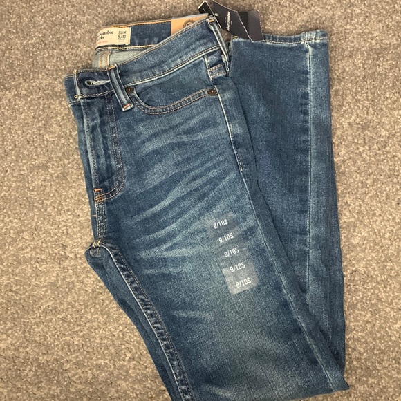 abercrombie kids Other - Abercrombie Kids Super Skinny jeans. Sz 9/10 slim. NWT.